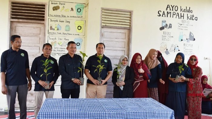 Pascasarjana Umuslim Laksanakan Penghijauan di Bukit Cinta Santewan Indah